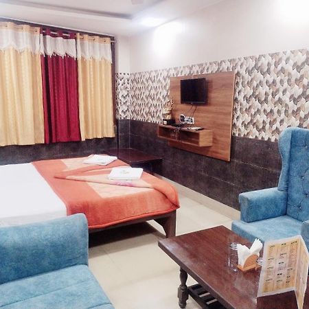 Hotel Vishal Palace Unnāo Kültér fotó