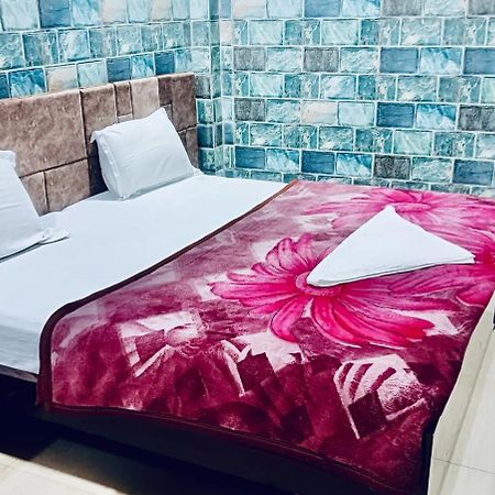 Hotel Vishal Palace Unnāo Kültér fotó