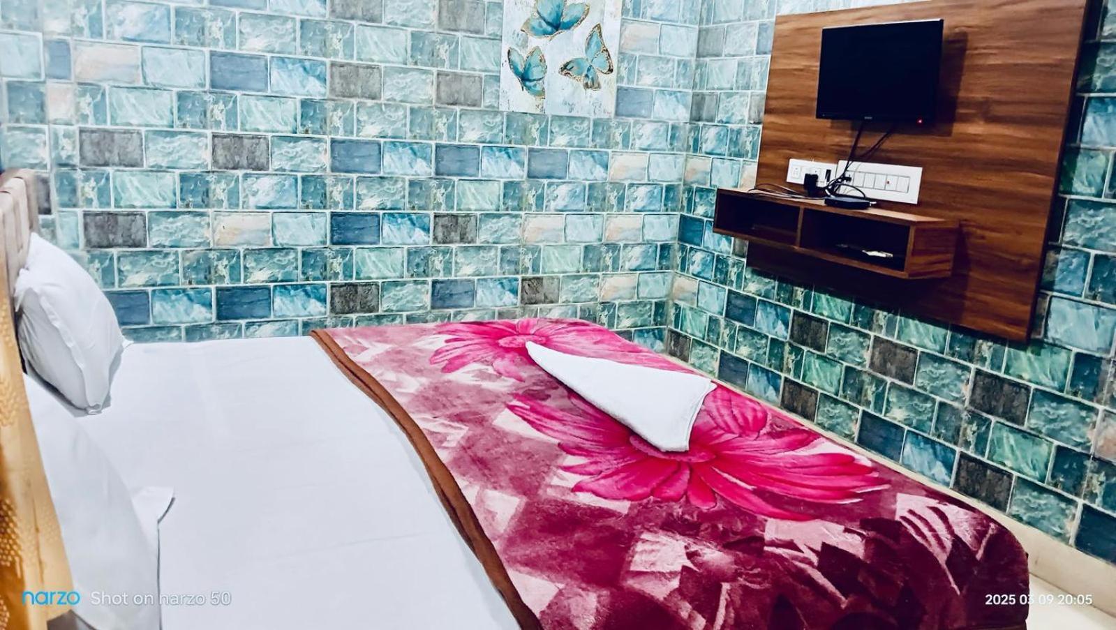 Hotel Vishal Palace Unnāo Kültér fotó